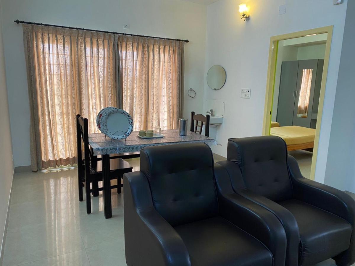 Thulasirams Service Apartments Coimbatore Extérieur photo