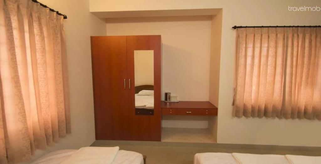 Thulasirams Service Apartments Coimbatore Extérieur photo